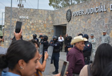Gobierno intimida a activistas con granaderos